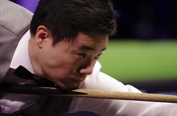 巴萨遭遇危险对手！法兰克福进攻凶猛防守漏洞百出，欧冠生死战提前上演