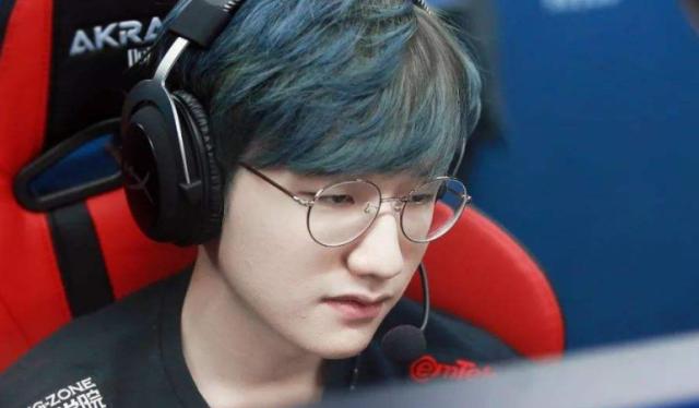 亚冠二级半场：纳塔吾头球造险，巴吞联0-0战平淡滨尼流浪者