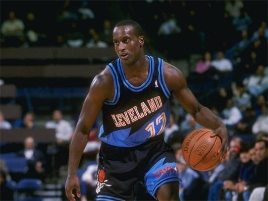 卢指导：哈登和伦纳德正全力投入扭转颓势，前者知道如何打球